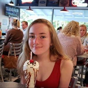 Meet your Posher, Anna